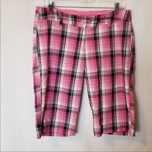 4/$25 New York & Co. Women's  Chino Shorts Sz 8